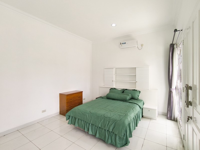 Rumah Bagus Di Taman Kebon Jeruk Jakarta Barat