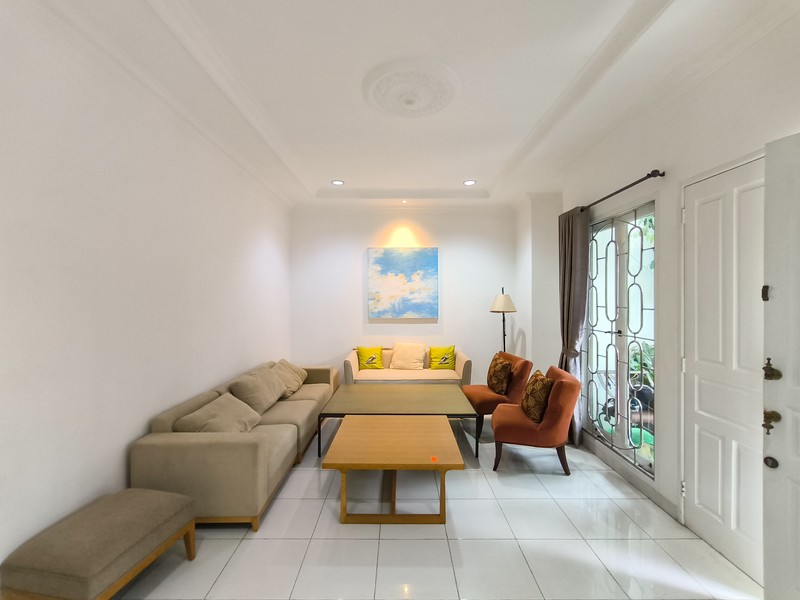 Rumah Bagus Di Taman Kebon Jeruk Jakarta Barat