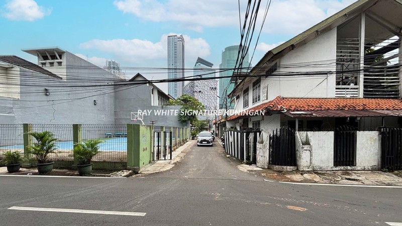 Dijual Rumah Tua Hitung Tanah Cocok Untuk Tempat Usaha