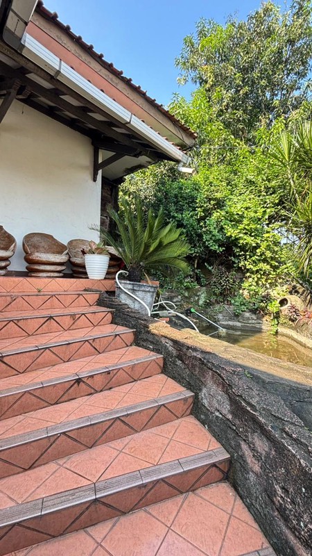 Rumah 2 Lantai Siap Huni Luas 675 m2 Bangunan 550 m2 SHM @Ciputat Timur