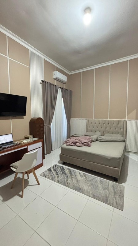 Rumah 2 Lantai Siap Huni Luas 675 m2 Bangunan 550 m2 SHM @Ciputat Timur