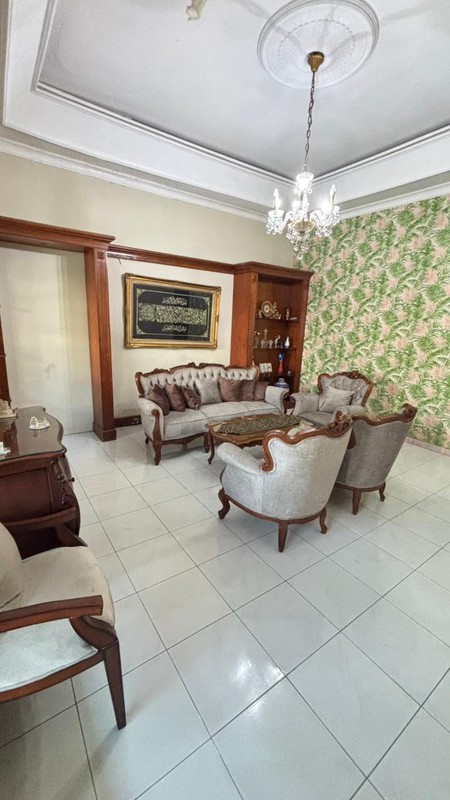 Rumah 2 Lantai Siap Huni Luas 675 m2 Bangunan 550 m2 SHM @Ciputat Timur