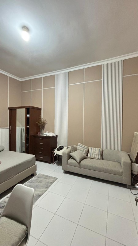 Rumah 2 Lantai Siap Huni Luas 675 m2 Bangunan 550 m2 SHM @Ciputat Timur