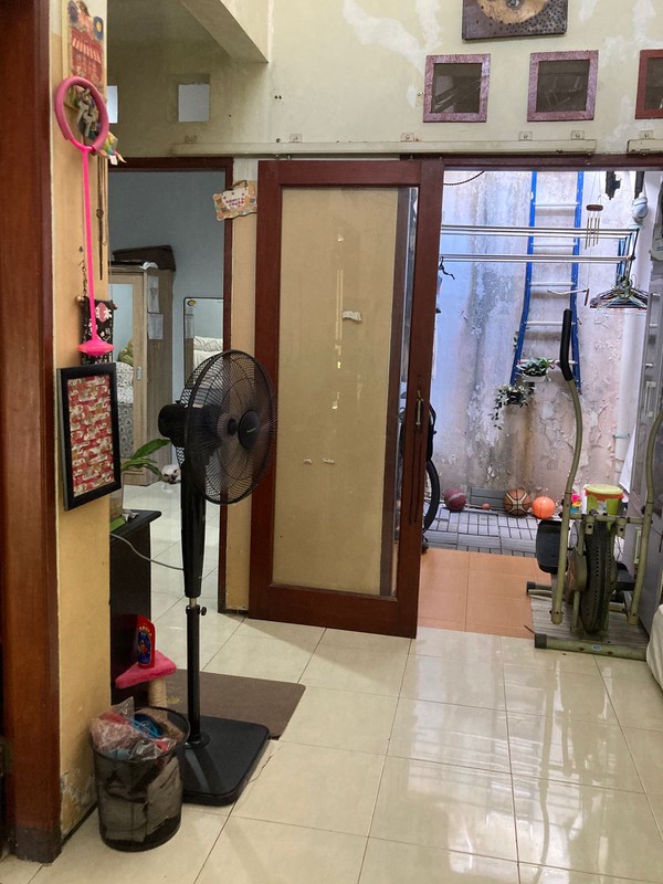 Rumah Siap Huni dengan Hunian Nyaman dan Asri di Bintaro Sektor 9.