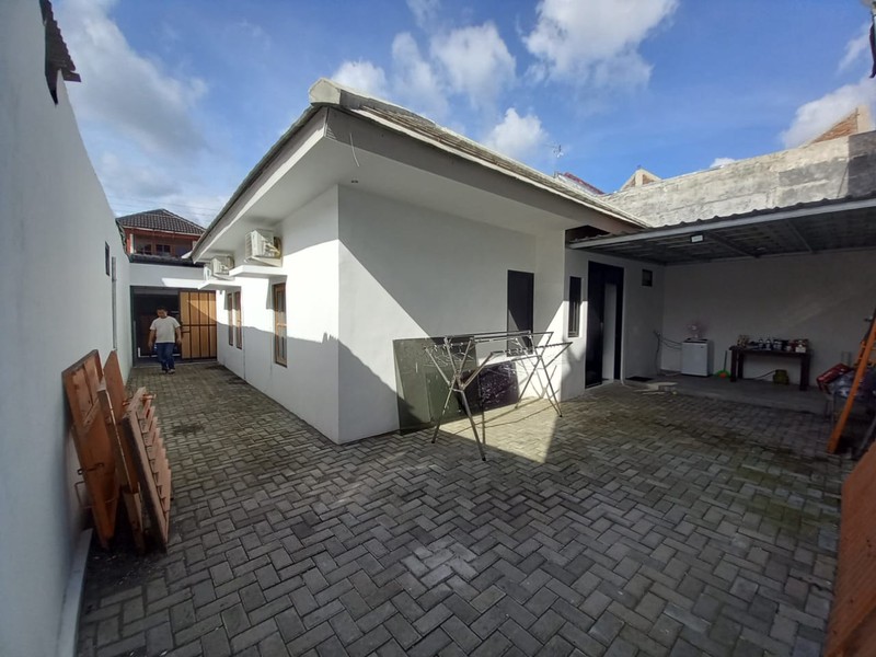 Disewakan Rumah Furnish Lokasi dalam Perumahan Dekat Kawasan Bisnis - Jalan Kaliurang Depok Sleman 