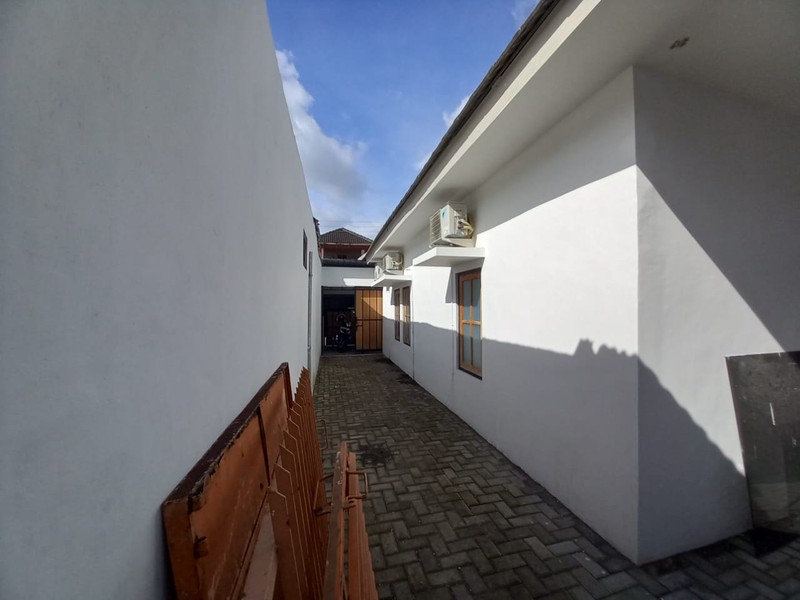 Disewakan Rumah Furnish Lokasi dalam Perumahan Dekat Kawasan Bisnis - Jalan Kaliurang Depok Sleman 