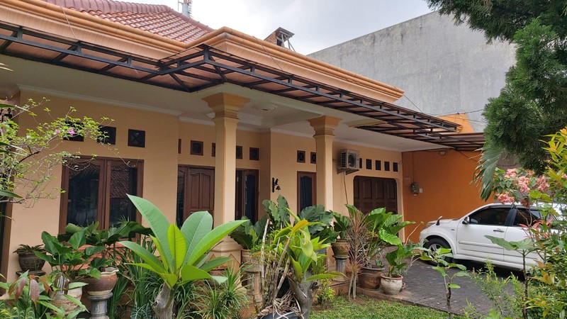 DIJUAL CEPAT Rumah Dekat Kampus Universitas Gunadarma Pondok Kelapa