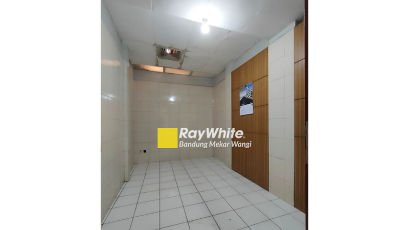 Rumah Area Perkantoran Embong Bandung