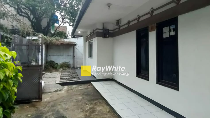 Rumah Area Perkantoran Embong Bandung