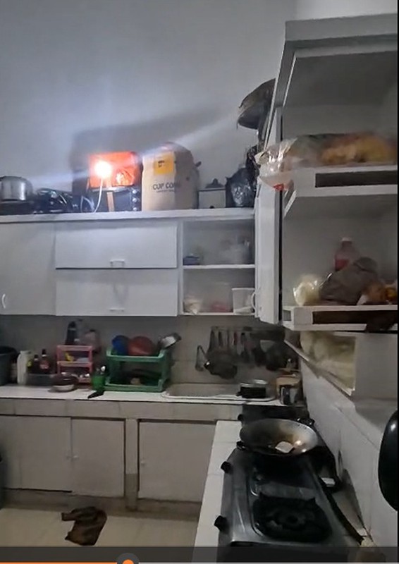 Dijual Rumah 3 Lantai  Babatan Pratama