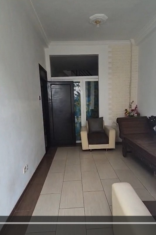 Dijual Rumah 3 Lantai  Babatan Pratama