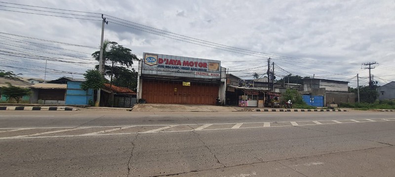 Ex Showroom Mobil Second di Jalan Raya Narogong