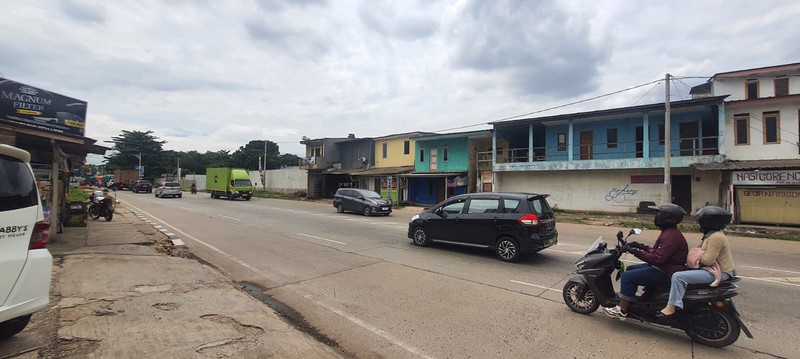 Ex Showroom Mobil Second di Jalan Raya Narogong