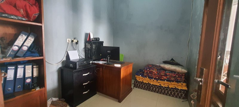 Ex Showroom Mobil Second di Jalan Raya Narogong