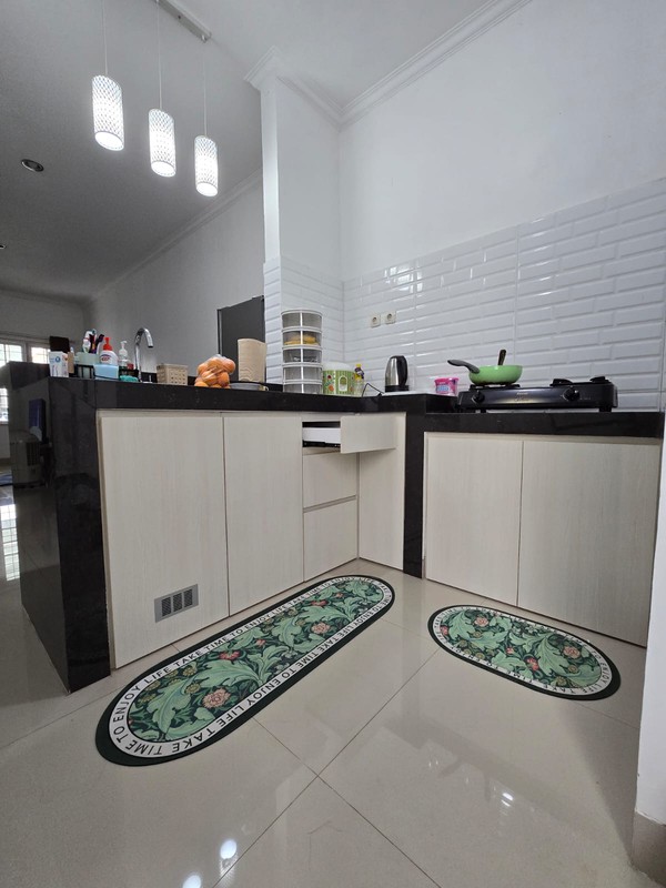 Rumah Siap Huni dengan Hunian Nyaman dan Asri di Graha Raya