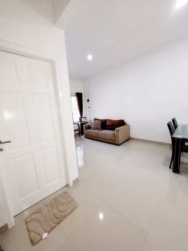 Rumah Siap Huni dengan Hunian Nyaman dan Asri di Graha Raya