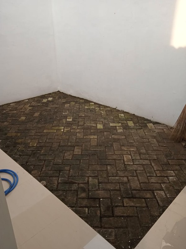 Rumah Siap Huni dengan Hunian Nyaman dan Asri di Graha Raya