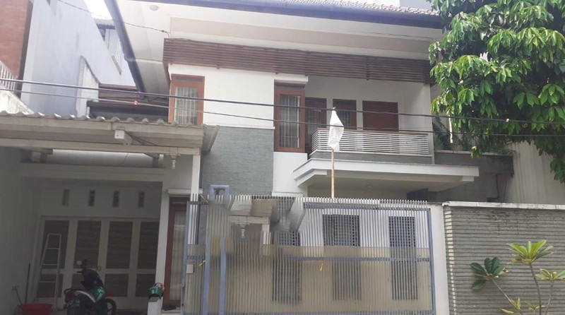 Rumah 2 Lantai Siap Huni dengan Hunian Nyaman dan Asri @Kebayoran Baru, Jakarta Selatan