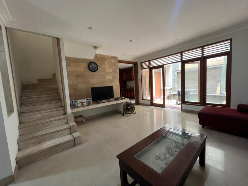 Rumah 2 Lantai Siap Huni dengan Hunian Nyaman dan Asri @Kebayoran Baru, Jakarta Selatan