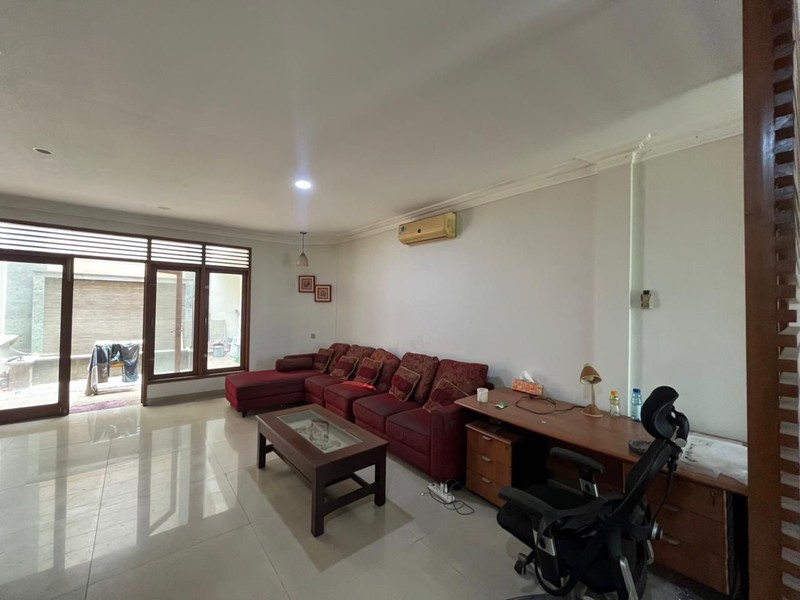 Rumah 2 Lantai Siap Huni dengan Hunian Nyaman dan Asri @Kebayoran Baru, Jakarta Selatan