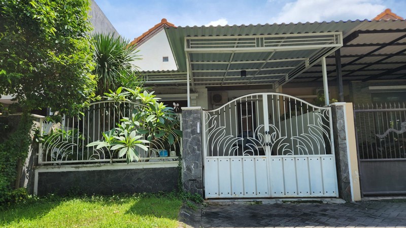 Disewakan rumah taman Puspa Raya furnished Surabaya barat