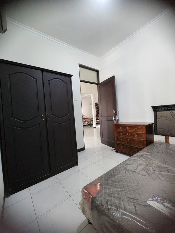 Disewakan rumah taman Puspa Raya furnished Surabaya barat