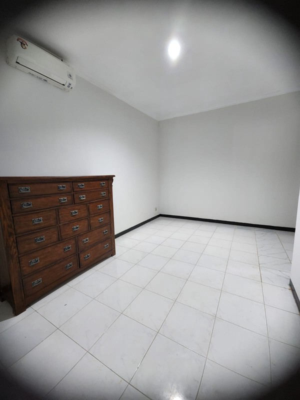 Disewakan rumah taman Puspa Raya furnished Surabaya barat