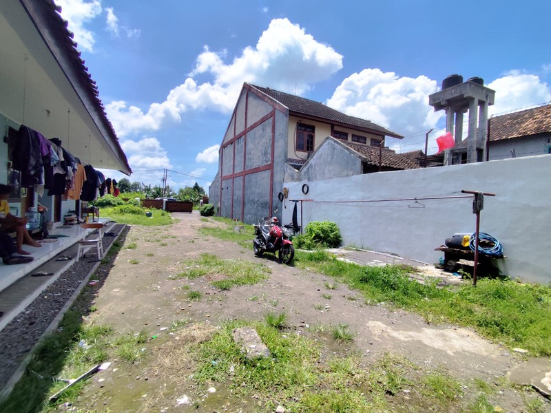 Disewakan Tanah & Rumah Kos Strategis 6 Kamar Dekat Kampus Sanata Dharma 3 di Maguwoharjo, Depok, Sleman