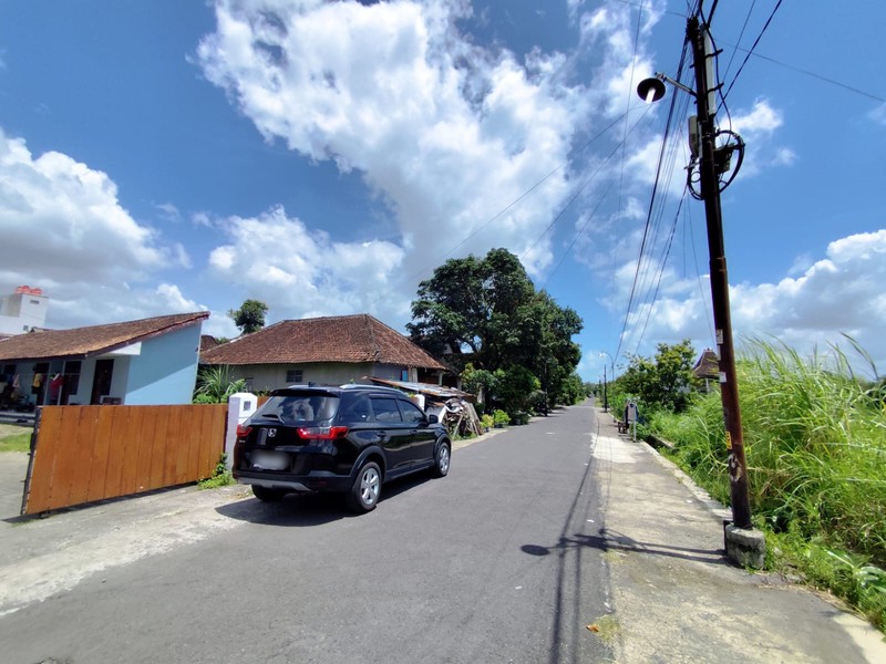 Disewakan Tanah & Rumah Kos Strategis 6 Kamar Dekat Kampus Sanata Dharma 3 di Maguwoharjo, Depok, Sleman