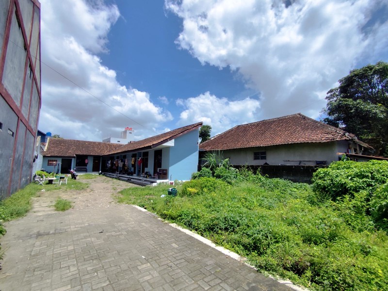 Disewakan Tanah & Rumah Kos Strategis 6 Kamar Dekat Kampus Sanata Dharma 3 di Maguwoharjo, Depok, Sleman