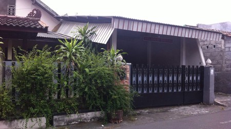 RUMAH SETRATEGIS DENGAN 8 KAMAR TDIUR, DI DAERAH BINTARAN, YOGYAKARTA.