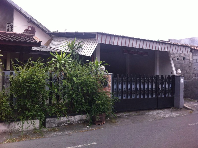 RUMAH SETRATEGIS DENGAN 8 KAMAR TDIUR, DI DAERAH BINTARAN, YOGYAKARTA.