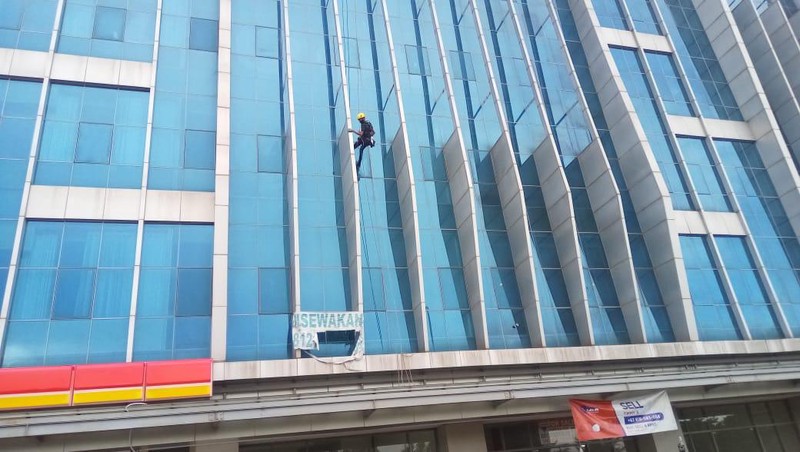 Dijual Gedung 6 Lantai di Cengkareng Business City arah Bandara Soetta