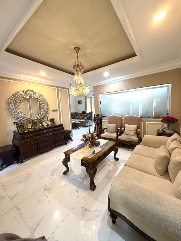 Rumah Besar Luxury di Puri Sri Wedari Cibubur 
