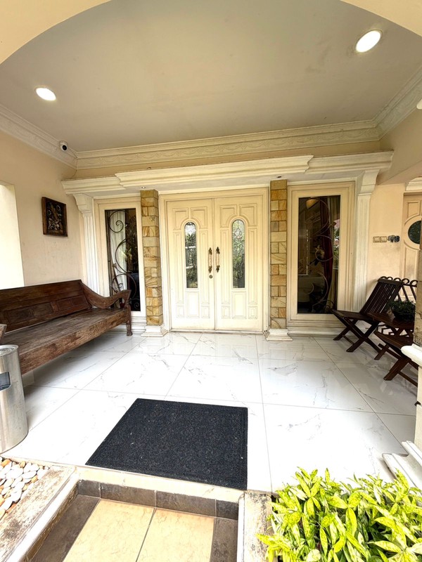 Rumah Besar Luxury di Puri Sri Wedari Cibubur 