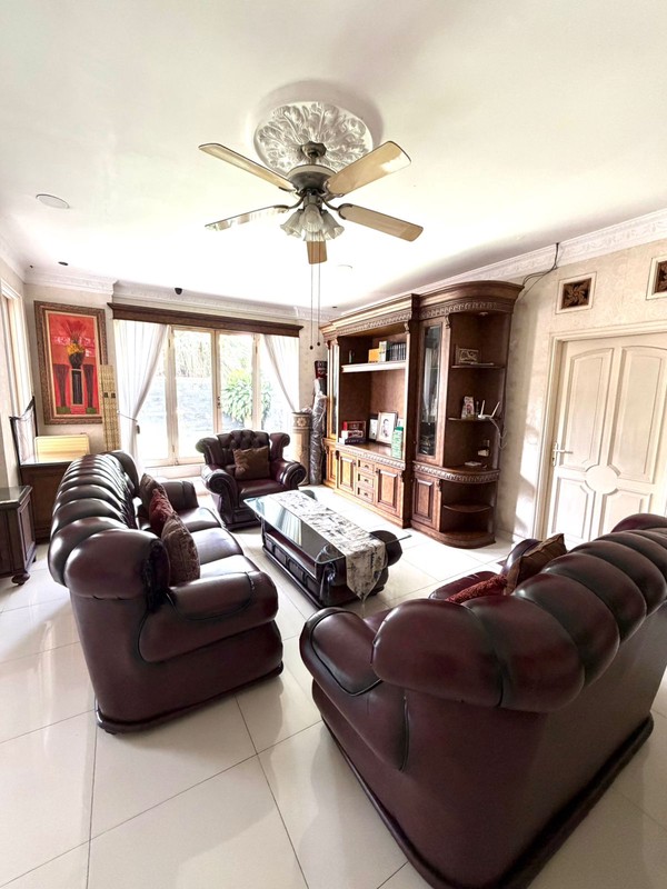 Rumah Besar Luxury di Puri Sri Wedari Cibubur 