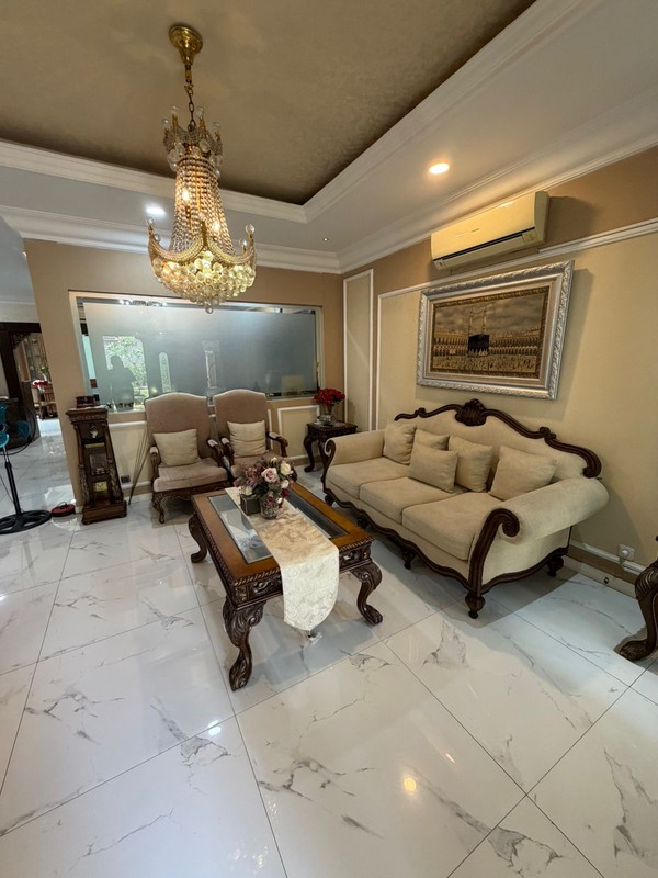 Rumah Besar Luxury di Puri Sri Wedari Cibubur 