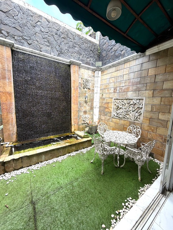 Rumah Besar Luxury di Puri Sri Wedari Cibubur 