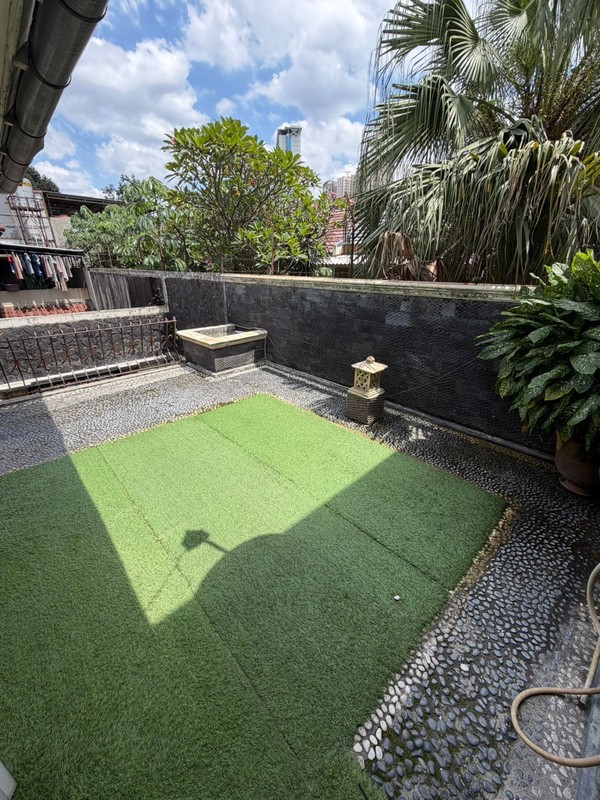 Rumah Besar Luxury di Puri Sri Wedari Cibubur 