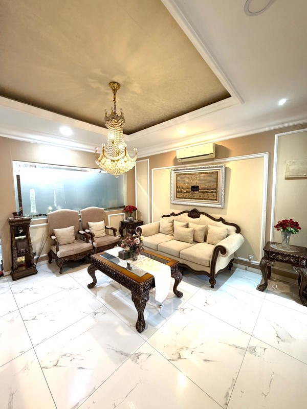 Rumah Besar Luxury di Puri Sri Wedari Cibubur 