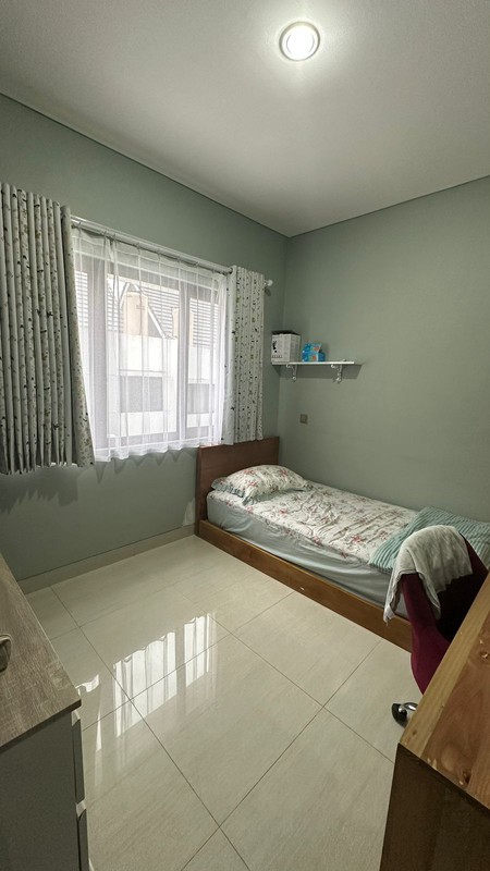 Rumah Dua Lantai Semi Furnished di Cimanggis Golf View