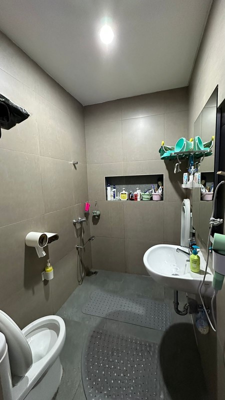 Rumah Dua Lantai Semi Furnished di Cimanggis Golf View