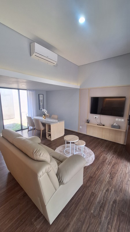 Dijual Rumah Citraland northwest central 2 lantai (split level) Rp 1,9 M nego. Kondisi rmh 100% baru