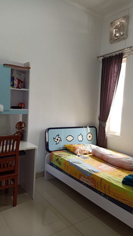 Dijual Rumah terawat siap huni 2 lantai semi furnished  +Balcon 