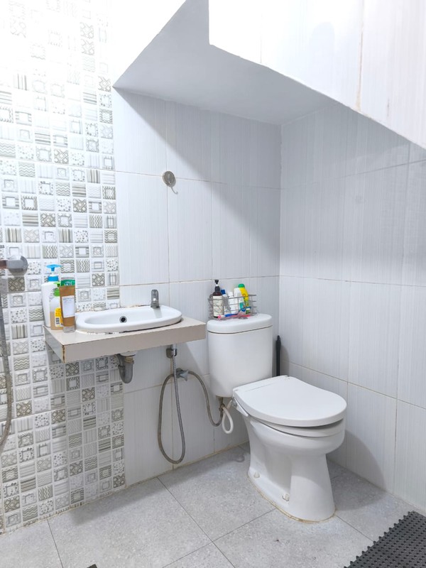 Dijual Rumah terawat siap huni 2 lantai semi furnished  +Balcon 