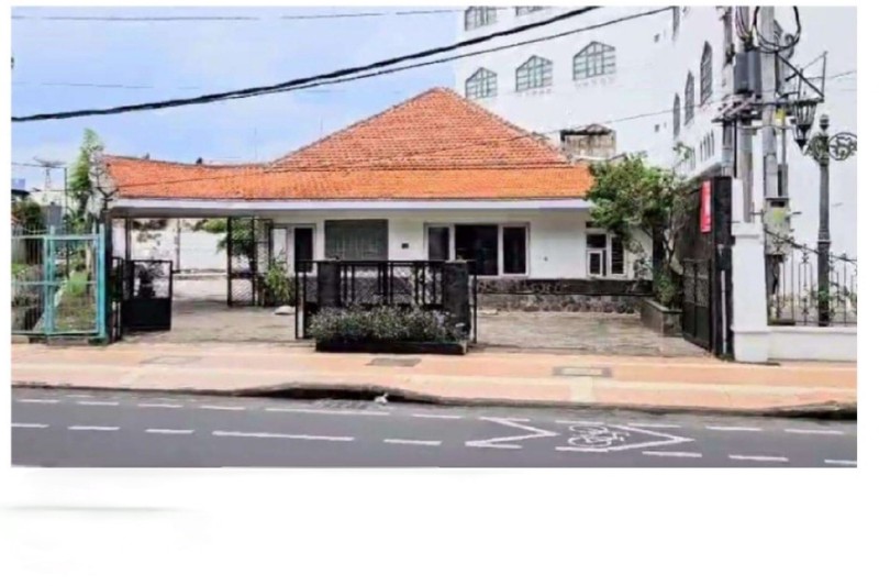 Dijual / Disewakan 832 m2 Rumah Raya Darmo - Dr. Soetomo - Tegalsari - Hadap Nol Jalan Raya Kembar Komersial Surabaya Pusat Kota - Tidak Cagar Budaya - Parkiran Masuk 20 Mobil Luas - Surat SHM - Dekat