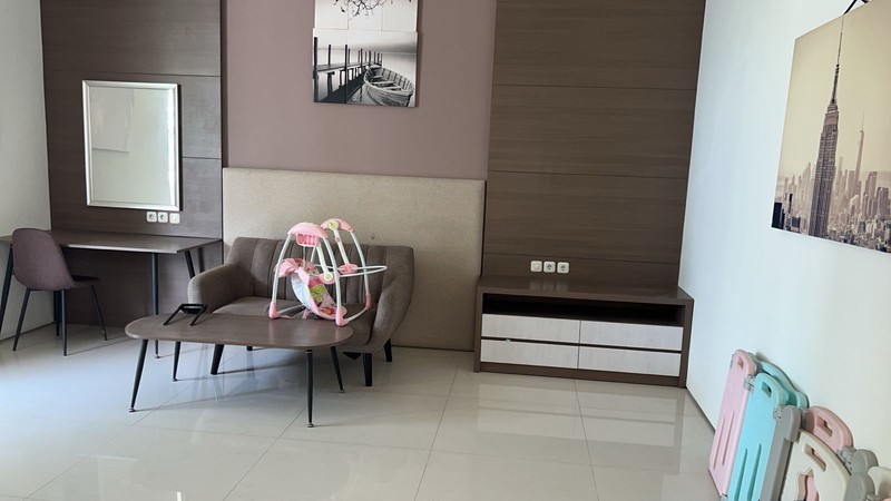 Dijual Rumah Royal Residence semi furnished