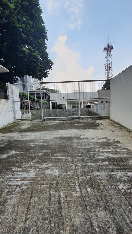 Dijual Ex Showroom mobil jl Pasar Minggu Raya Jaksel 