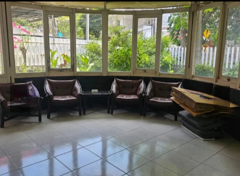 Dijual 486 m2 Rumah Hook Surabaya Pusat Kota - Jalan Wr. Supratman - Jalan Mh Thamrin - kel.Dr. Soetomo - kec.Tegalsari - Cocok Buat Segala Usaha - Komersial Area