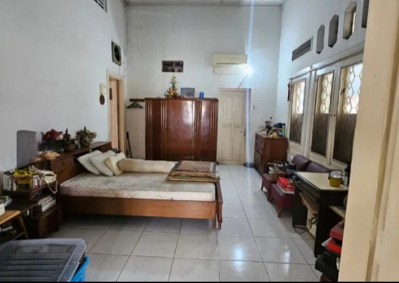 Dijual 486 m2 Rumah Hook Surabaya Pusat Kota - Jalan Wr. Supratman - Jalan Mh Thamrin - kel.Dr. Soetomo - kec.Tegalsari - Cocok Buat Segala Usaha - Komersial Area
